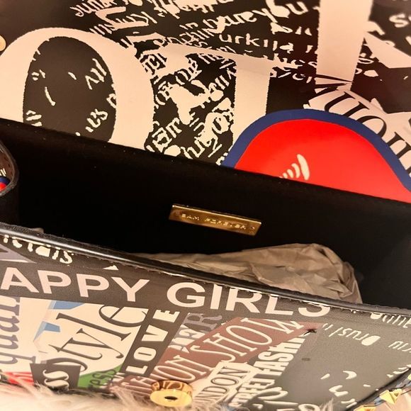 🖤Graffiti Studded Clutch - Picture 2 of 5